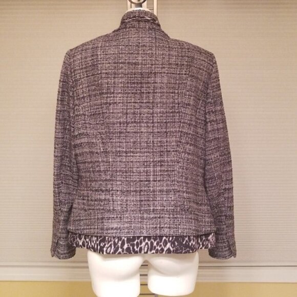 Tahari Woman blazer (14) EUC - Picture 8 of 9